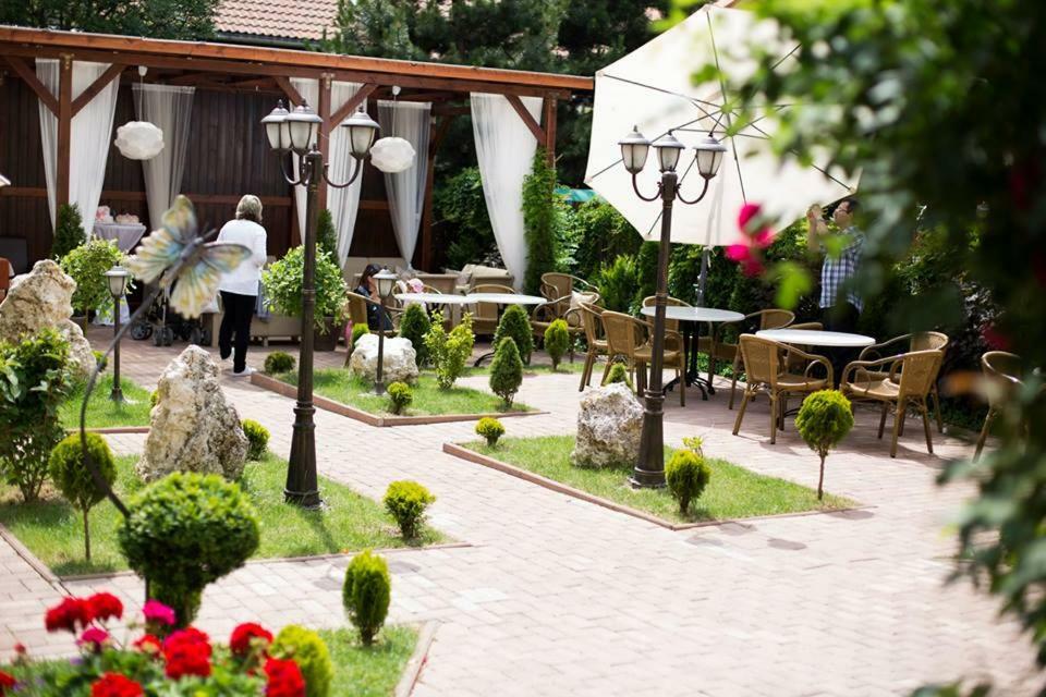Elizabet *